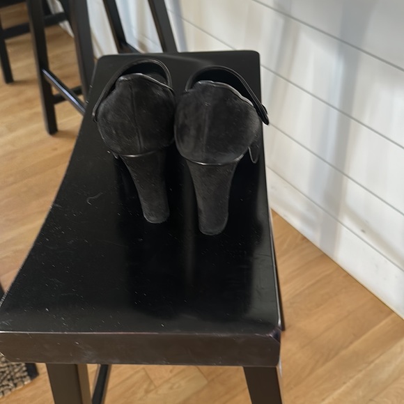 Black suede peep toe Via Spiga platforms size 9 lightly worn. - Picture 2 of 6